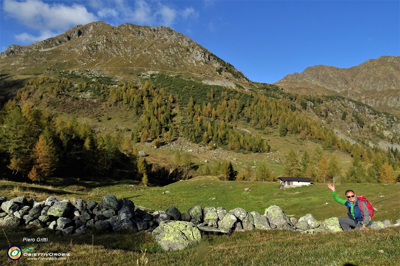 30 Baita 'I Palta' con barek e vista in Colombarolo.JPG